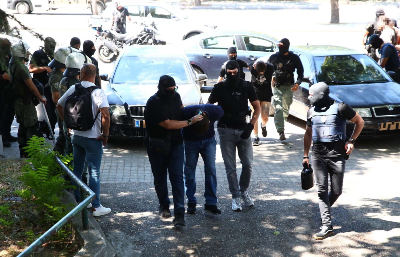 Προφυλακίστηκαν οι δύο από τους συλληφθέντες για τη δολοφονική επίθεση στο σπίτι της Νέστορα