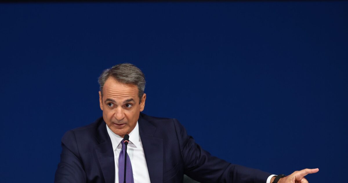 Μητσοτάκης για τα 34 χρόνια από τη δολοφονία Αξαρλιάν: Σήμερα τα φαντάσματα του χτες επιχειρούν να επιστρέψουν και πάλι – Δεν σας φοβόμαστε