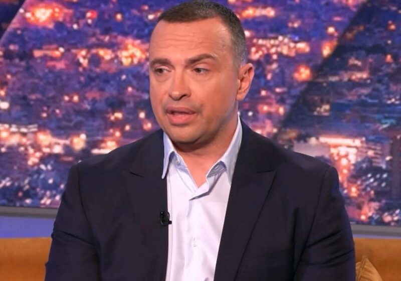 Βασίλης Μπακόπουλος: «Ήταν θέμα ζωής και θανάτου – Ήταν πολύ επώδυνο, θυμάμαι στο Ιπποκράτειο να κλοτσάω ό,τι βρίσκω μπροστά μου»