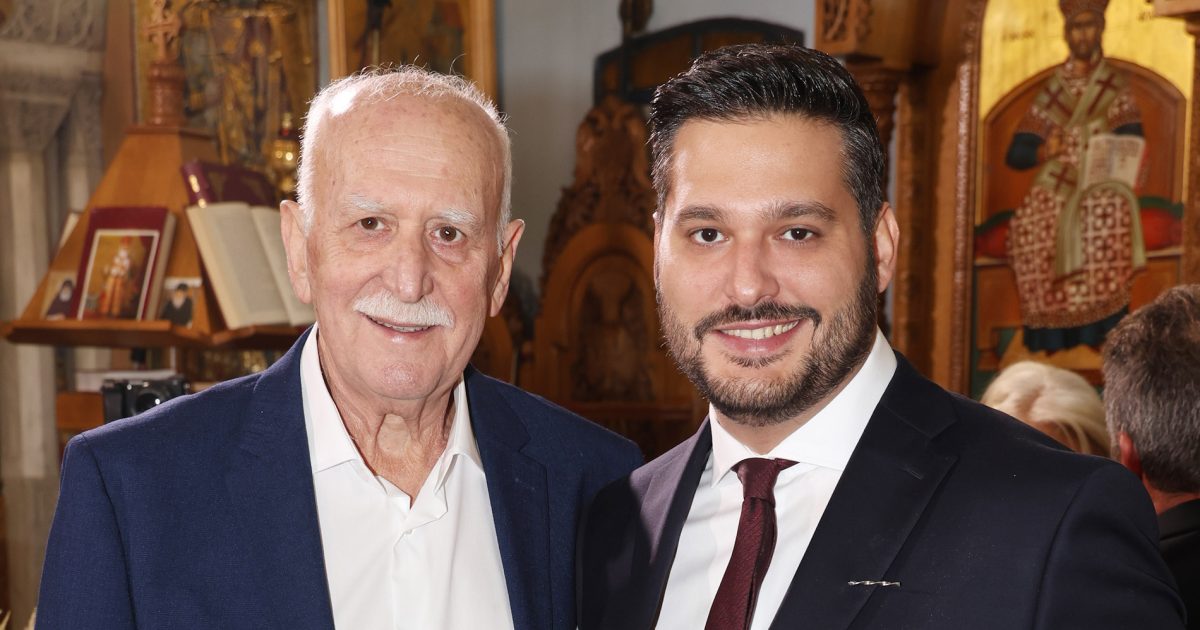 Φοίβος Παπαδάκης: «Να αγκαλιάζετε τους πατεράδες σας, κάποια στιγμή αυτή η αγκαλιά θα είναι ανάμνηση»