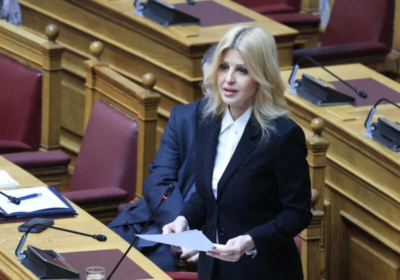 Έλενα Ράπτη : Νέα μέτρα για οικογένειες, εργαζόμενες μητέρες και θύματα βίας
