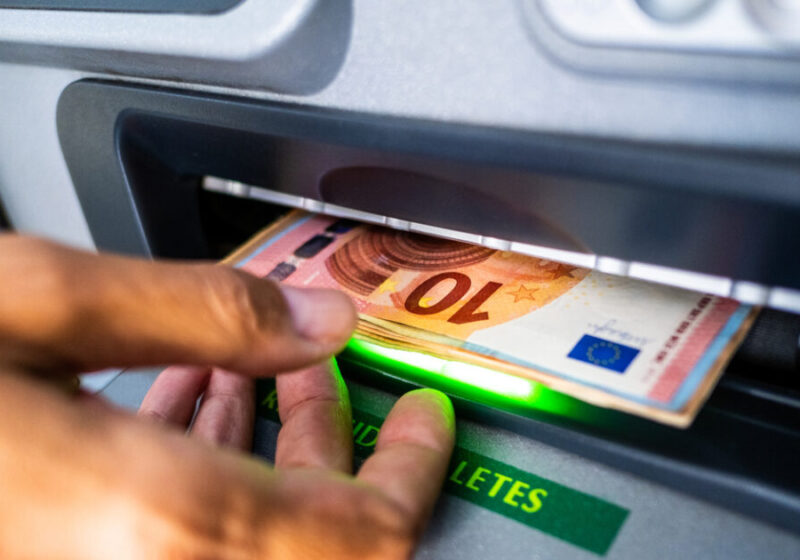 13ος και 14ος μισθός στο Δημόσιο: Μόνο με νόμο η επιστροφή τους μετά το «όχι» του ΣτΕ