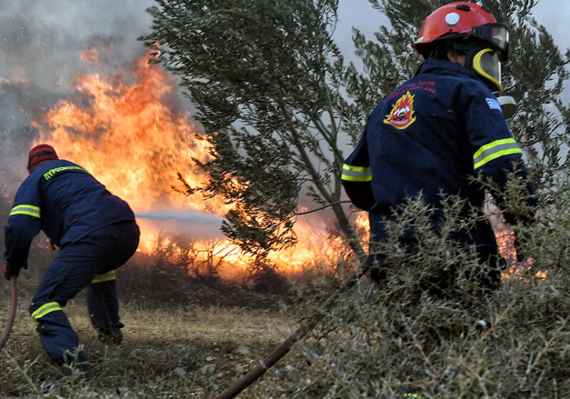 Υψηλός κίνδυνος πυρκαγιάς σήμερα σε Αττική, Εύβοια, Πελοπόννησο και πολλές άλλες περιοχές – Δείτε τον χάρτη