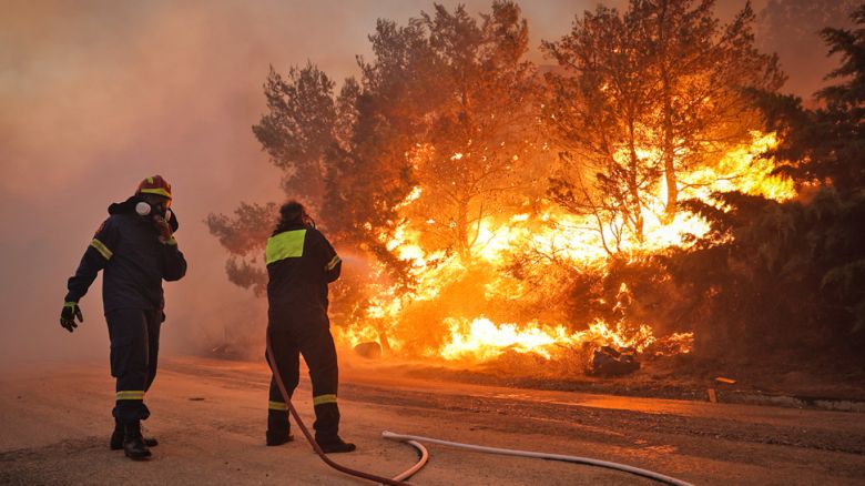 Πυρκαγιές: Σε κατάσταση υψηλού κινδύνου σήμερα το μεγαλύτερο μέρος της χώρας όπως και η Σαντορίνη