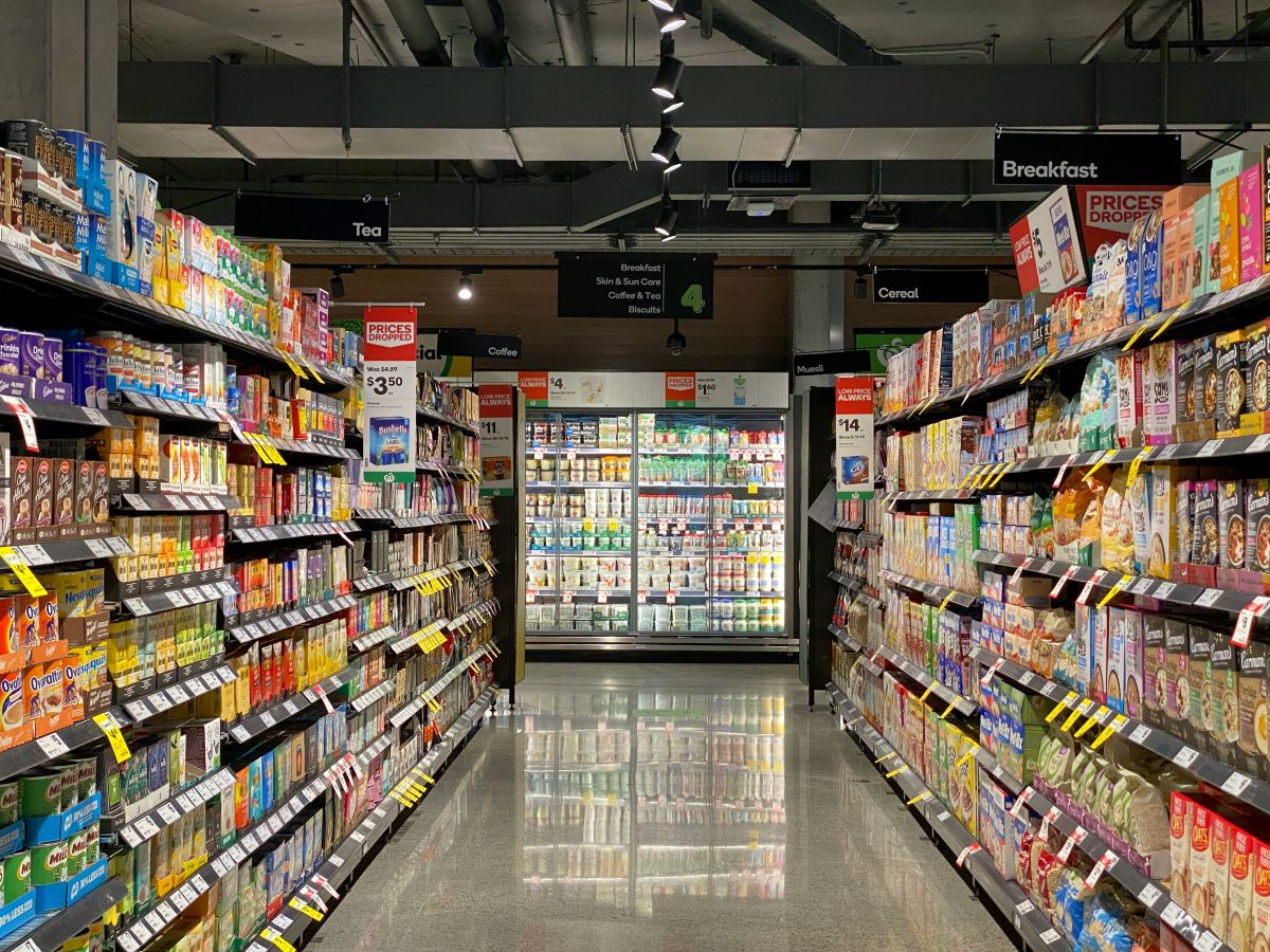 Εθνική Πρωτοβουλία Μείωσης Τιμών από σήμερα με πάνω από 1.600 προϊόντα και ελάφρυνση έως 30%