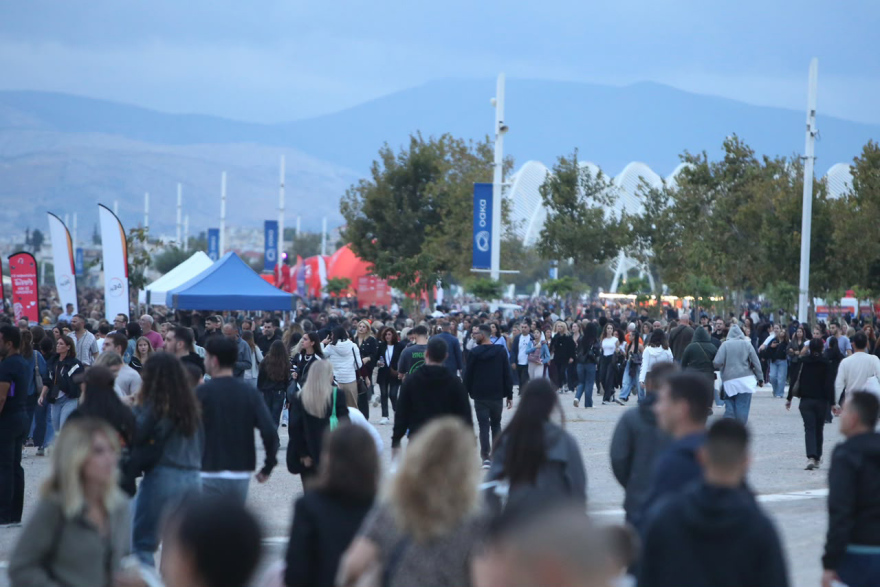 Άννα Βίσση: Aποθέωση στο κατάμεστο ΟΑΚΑ από δεκάδες χιλιάδες θεατές, δείτε βίντεο και φωτογραφίες