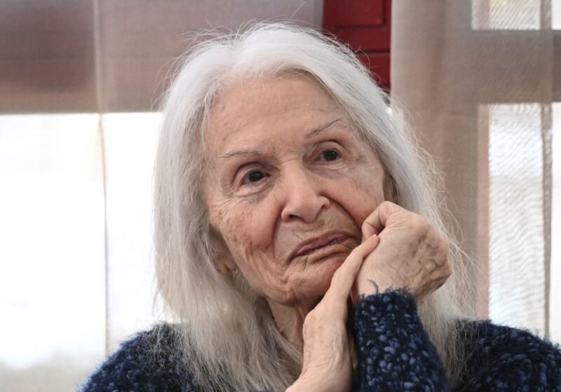 Πέθανε η Μπέτυ Βαλάση σε ηλικία 89 ετών – Η «κυρά Λωξάντρα» που άφησε το δικό της αποτύπωμα στο θέατρο