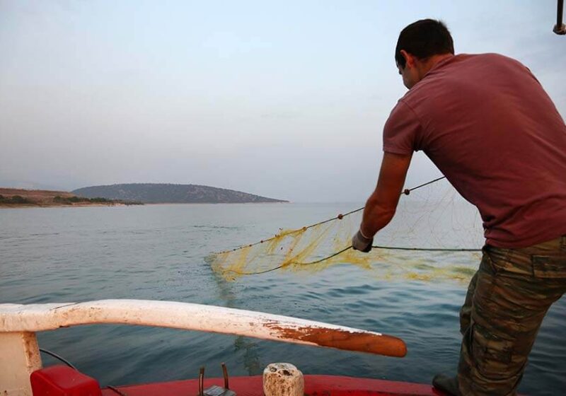 Νέα μέτρα στήριξης για τους αλιείς: 40 λεπτά η επιδότηση αλιευτικού πετρελαίου