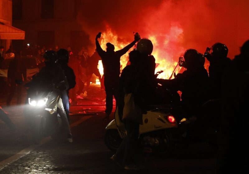 Ευρώπη σε αναβρασμό: Ακρίβεια και κοινωνικές ανισότητες πυροδοτούν διαδηλώσεις και επεισόδια σε Γαλλία, Βέλγιο, Αλβανία και Ιταλία -Ένας νεκρός