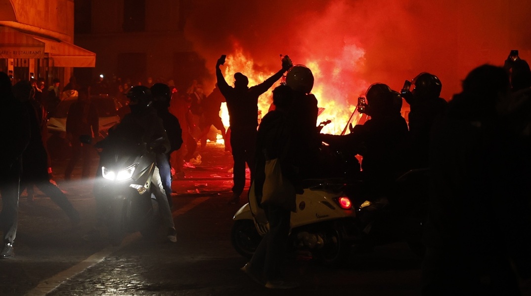 Ευρώπη σε αναβρασμό: Ακρίβεια και κοινωνικές ανισότητες πυροδοτούν διαδηλώσεις και επεισόδια σε Γαλλία, Βέλγιο, Αλβανία και Ιταλία -Ένας νεκρός