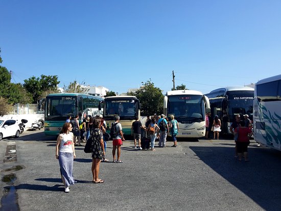 Σαντορίνη: Μεταφορά της αφετηρίας των ΚΤΕΛ σε άλλο χώρο επιδιώκει ο Δήμος Θήρας